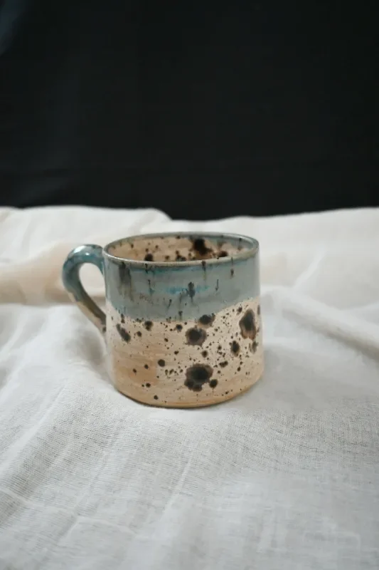 Hand Thrown Ceramic Mug - Rae Downey