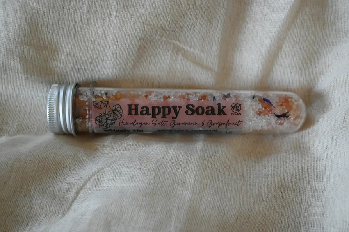 Handmade Himalayan Salt, Geranium & Grapefruit Bath Soak - Happy soak